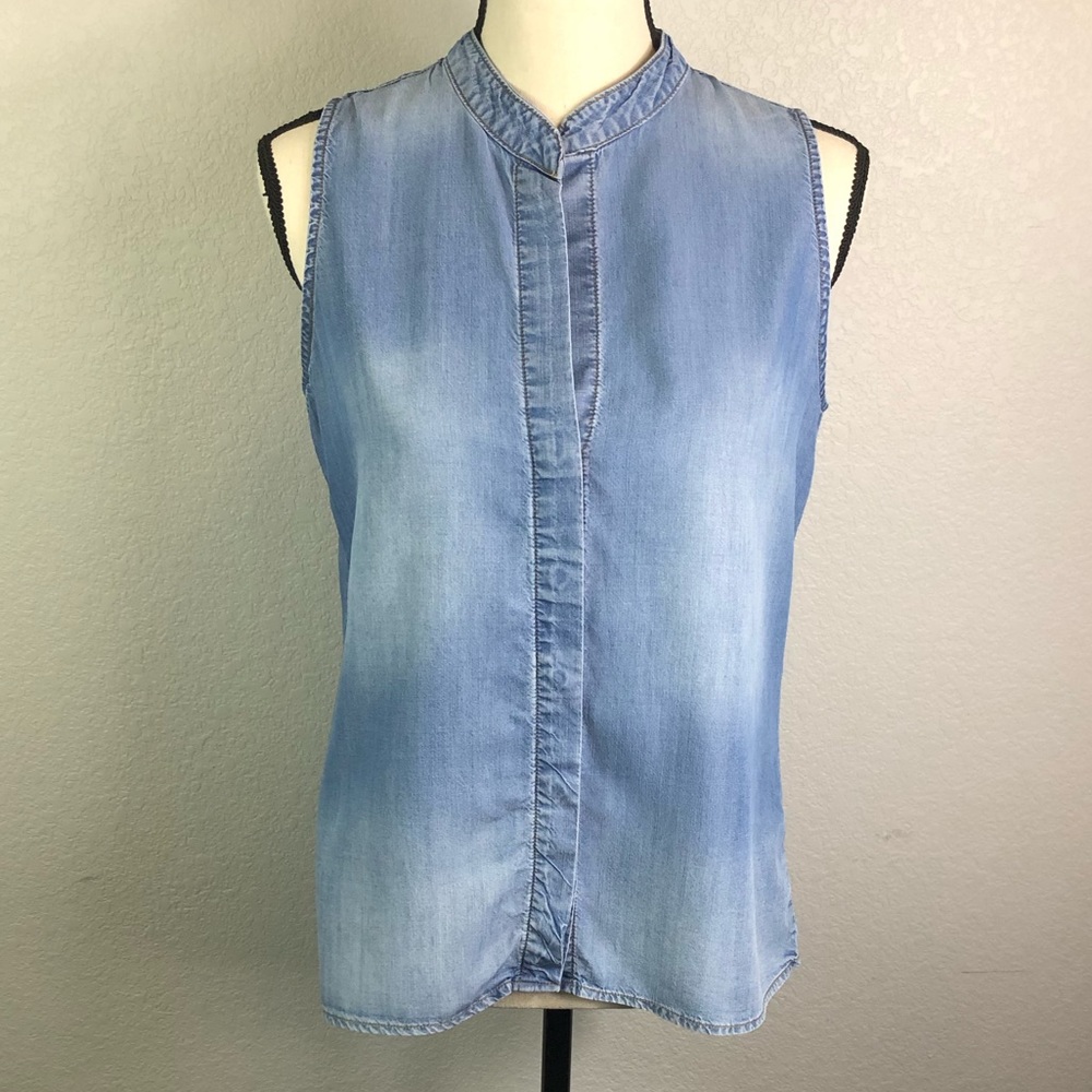 Anthro | Cloth & Stone Chambray Top